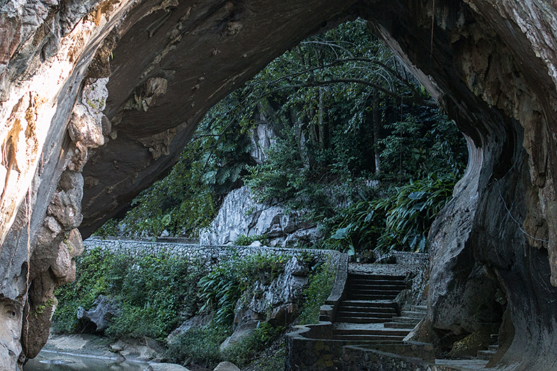 La Cueva de los Portales, La G�ira National Park, Cuba